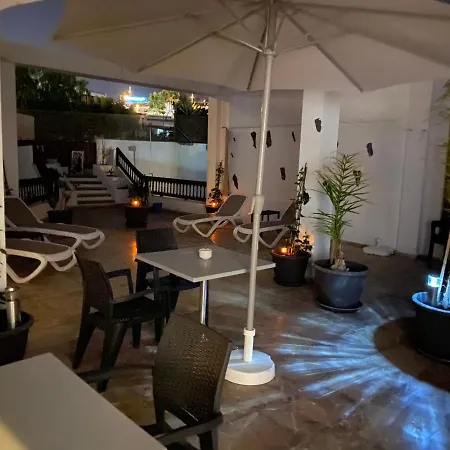 Flores 3 Tatil Evi *